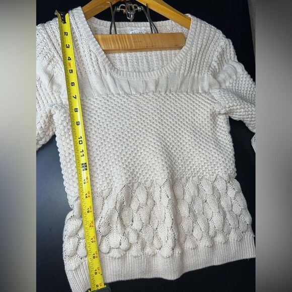 Billabong Light Tan Scoop Neck Knit Sweater Size Large EUC - Picture 7 of 8